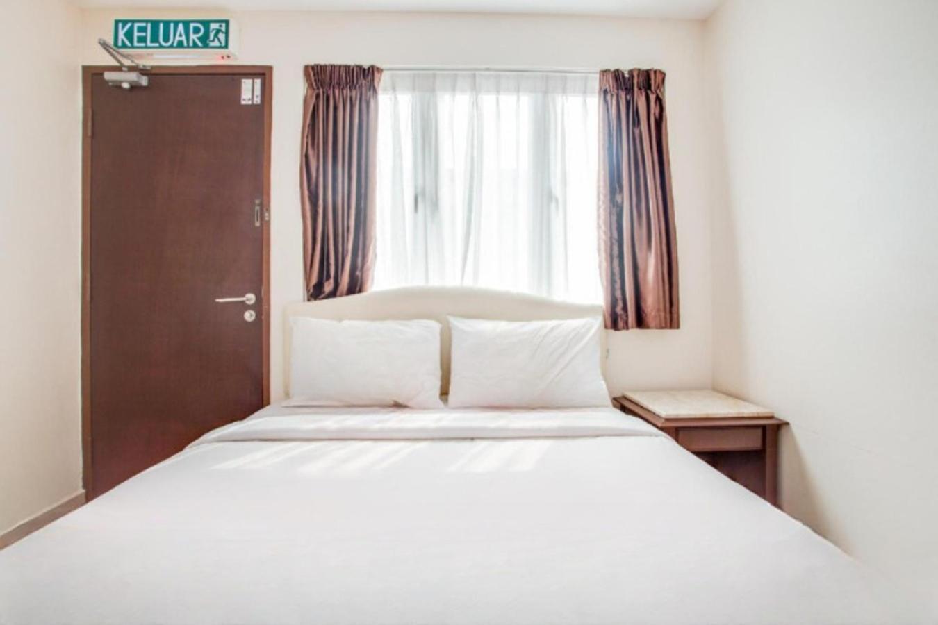Sam Hotel Sitiawan Exteriör bild
