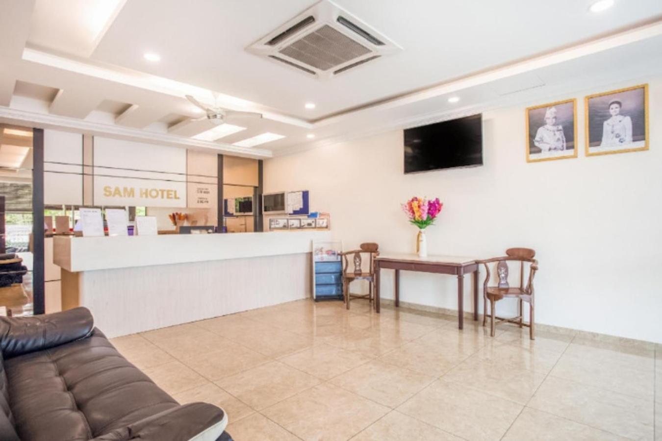 Sam Hotel Sitiawan Exteriör bild
